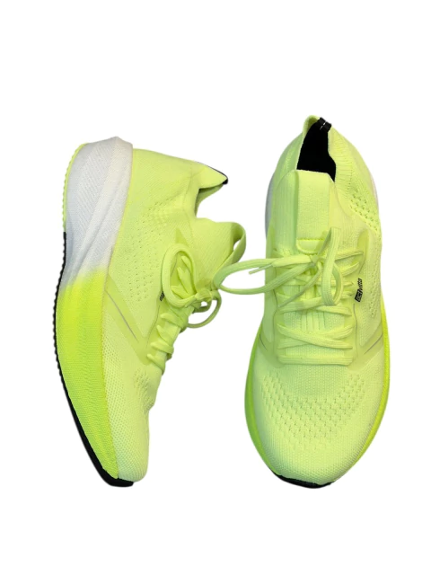 Tênis esportivo com cadarço Super Leve Linha conforto