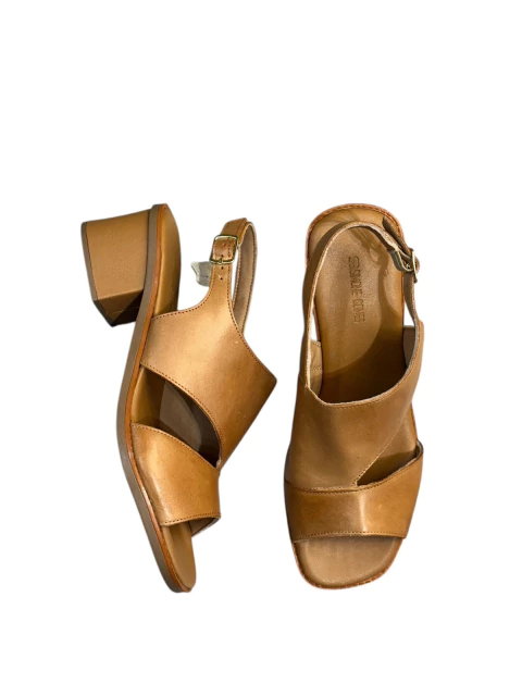 Sandália Feminina com Salto Médio Couro