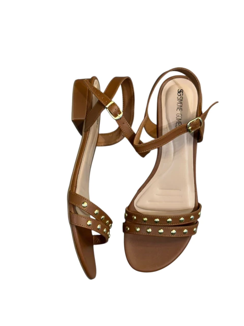 Sandália Feminina com Tiras e Spikes