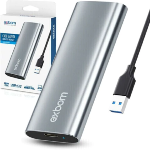 A imagem mostra um case de metal prateado da marca Exbom para discos rígidos externos, com interface USB 3.0. O produto é compatível com discos rígidos ou SSDs de 2,5" SATA, permitindo que sejam conectados externamente a um computador via USB. A embalagem