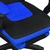 A imagem mostra uma cadeira de escritório ergonômica moderna com um esquema de cores preto e azul. A cadeira possui apoios de braço ajustáveis, um encosto alto com material de malha respirável e está montada em uma base de estrela de cinco pontas com rodí