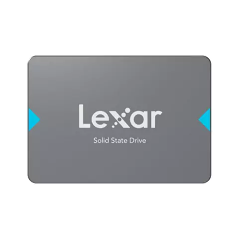 A imagem mostra um SSD (Solid State Drive) da marca Lexar. O dispositivo é retangular com cantos arredondados, predominantemente cinza, com o nome da marca “Lexar” exibido em destaque no centro em texto branco. Em ambos os lados do nome da marca, há acent