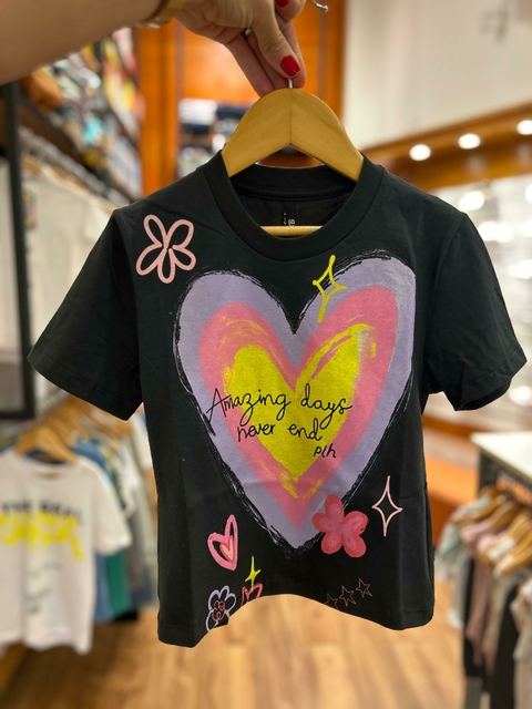 REMERA MANGA CORTA CORAZON NEGRA - comprar online