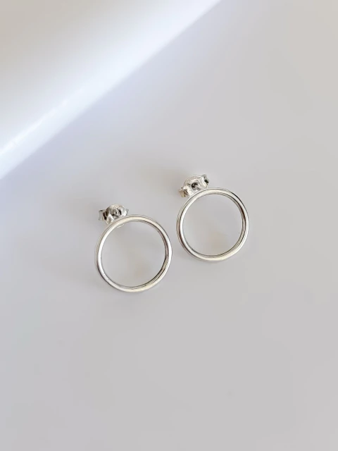 Brinco Circulo em Prata 925