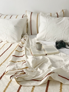 Conjunto de Edredon Reversible Blanco y Rayas Tierra - entrega inmediata en internet