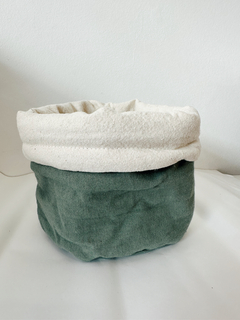 Cesto contenedor verde y crudo