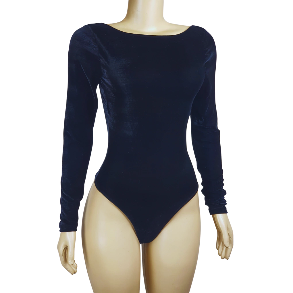 Body Manga Longa Costas Nua Plush Alemão Preto ( SEM REDUTOR DE MEDIDAS)