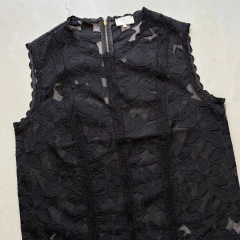 MUSCULOSA KIKI en internet