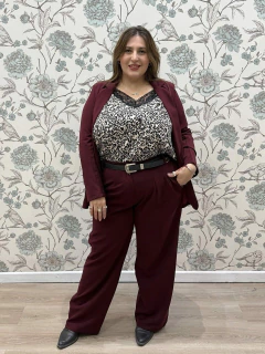 PANTALÓN ODETTE BORDÓ. en internet