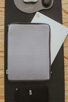 Imagen de FUNDA Notebook Neoprene Gris
