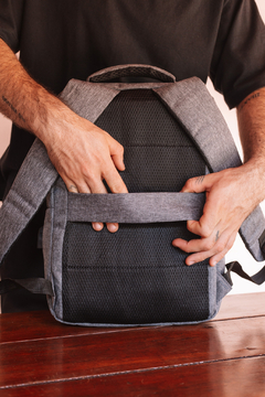 Mochila Porta Notebook 15.6 Eleven Gris - CDTek
