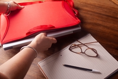 Maletin Notebook 14/15,6" Neoprene con Manija y Correa - tienda online