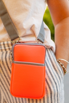 Bandolera Porta Celular FLUO - comprar online