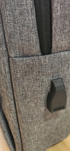 Imagen de Mochila Porta Notebook 15.6 Eleven Gris