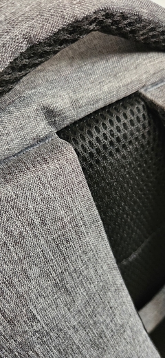 Mochila Porta Notebook 15.6 Eleven Gris - tienda online