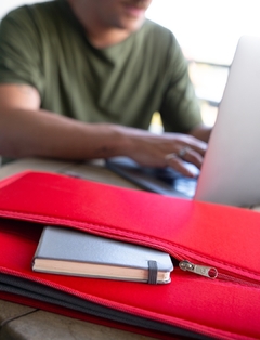 Funda Notebook con Bolsillo al frente Rojo - CDTek