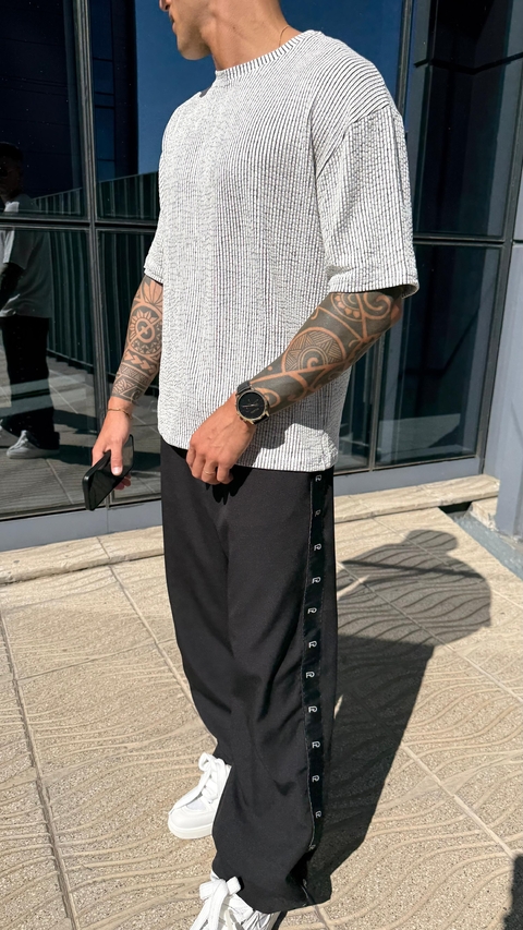 REMERA CLOQUE OFF WHITE BLACK - comprar online