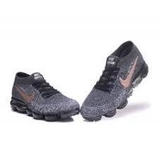 TÊNIS NIKE AIR VAPORMAX FLYKNIT - CHUMBO E DOURADO - comprar online