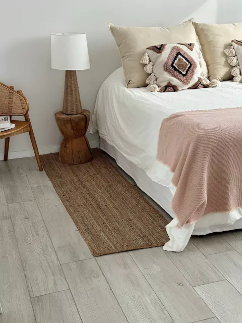 Alfombra Yute costado de cama