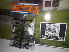 L1111 - SOLDADOS MILITARES DIVERSOS - LOTE C/ 15 SOLDADOS - ROCO - Ref. Z263 - Produto novo - comprar online