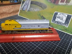 C286 - Locomotiva Atlas FP-7 SANTA FÉ - Produto Importado - Vintage e usado na internet