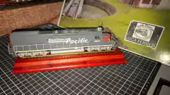 C304 - Locomotiva SD40T-2 importada Athearn Diesel Vintage HO - Southern Pacific - Produto usado e vendido no estado