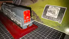 C304 - Locomotiva SD40T-2 importada Athearn Diesel Vintage HO - Southern Pacific - Produto usado e vendido no estado - loja online