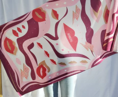 Bufandón Boquitas rosa - comprar online