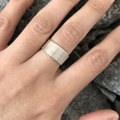 Anillo ancho Textura Pino