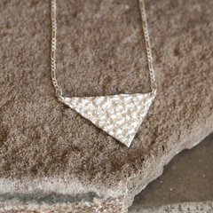 Collar Triangulo textura en internet