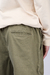 JOGGER RENE GABARDINA OLIVA - tienda online