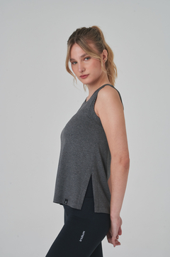 Imagen de MUSCULOSA SIGNO