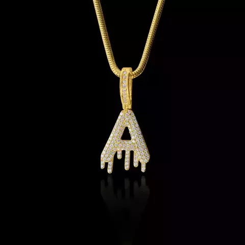 Pingente Letra Cravejado - 3,5x2,7cm - Banhado a Ouro 18K