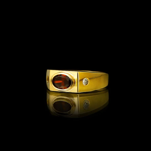 Anel Pedra Oval Vermelha Cravejado - Banhado a Ouro 18K - comprar online