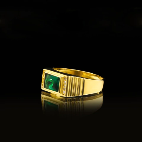 Anel Pedra Verde Cravejado - Banhado a Ouro 18K - comprar online