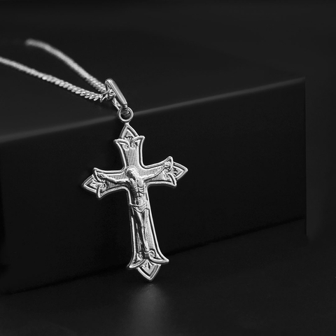 Pingente Jesus na Cruz Fundo Detalhado 3x2cm - Banhado a Prata 925