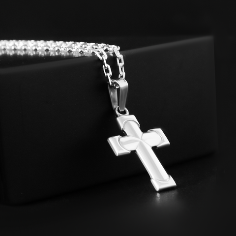 Pingente Cruz Ponta Detalhada 2x1,5cm - Banhada a Prata 925