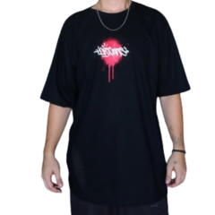 CAMISETA ART CANS PRETA TAG