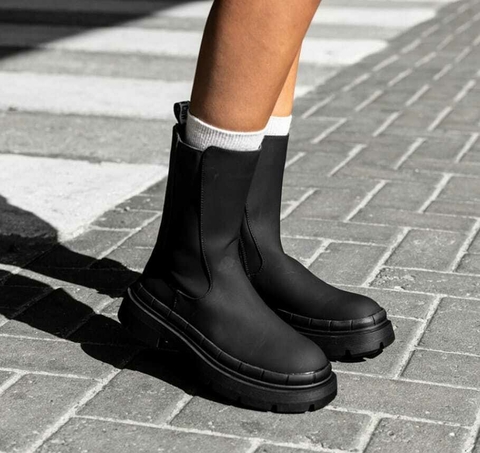 Bota Faride negra