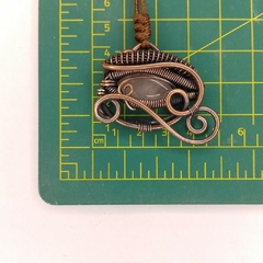 Colgante Ojo de Horus con Cuarzo Rosa en internet
