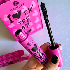 Máscara de Cílios I Love Extreme Crazy Volume Essence na internet