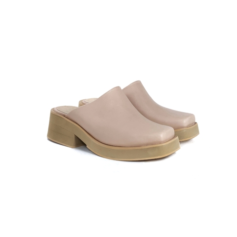 Mules nude Martina
