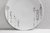 plato playo de porcelana blanca con flores en linea negra