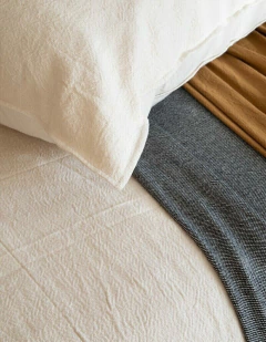 ALMOHADON CLASICO TEJIDO MACA - Teodolina Deco