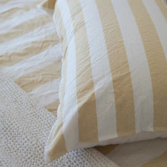 Almohadon clasico jacaranda mostaza en internet