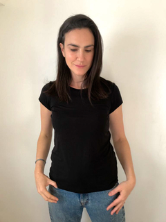 Remera Eva Negro en internet