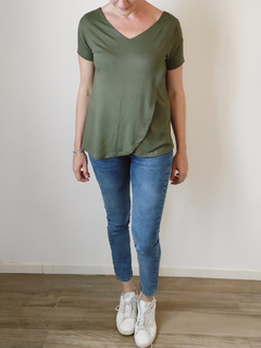Remera Magnolia Verde Militar - MOM LUNE