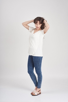 Remera Magnolia Crudo - MOM LUNE