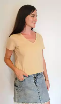 Remera Juana Beige - comprar online