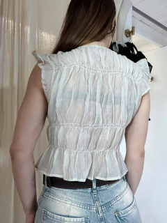 Blusa nido abeja y volados - comprar online